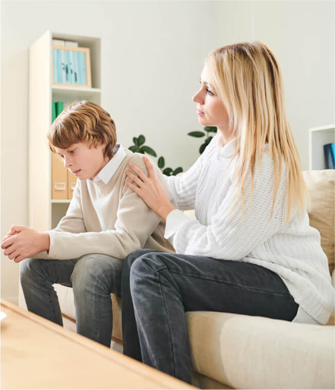 people-support-each-other-in-a-rehab-session-X6RN8PK-1.jpg